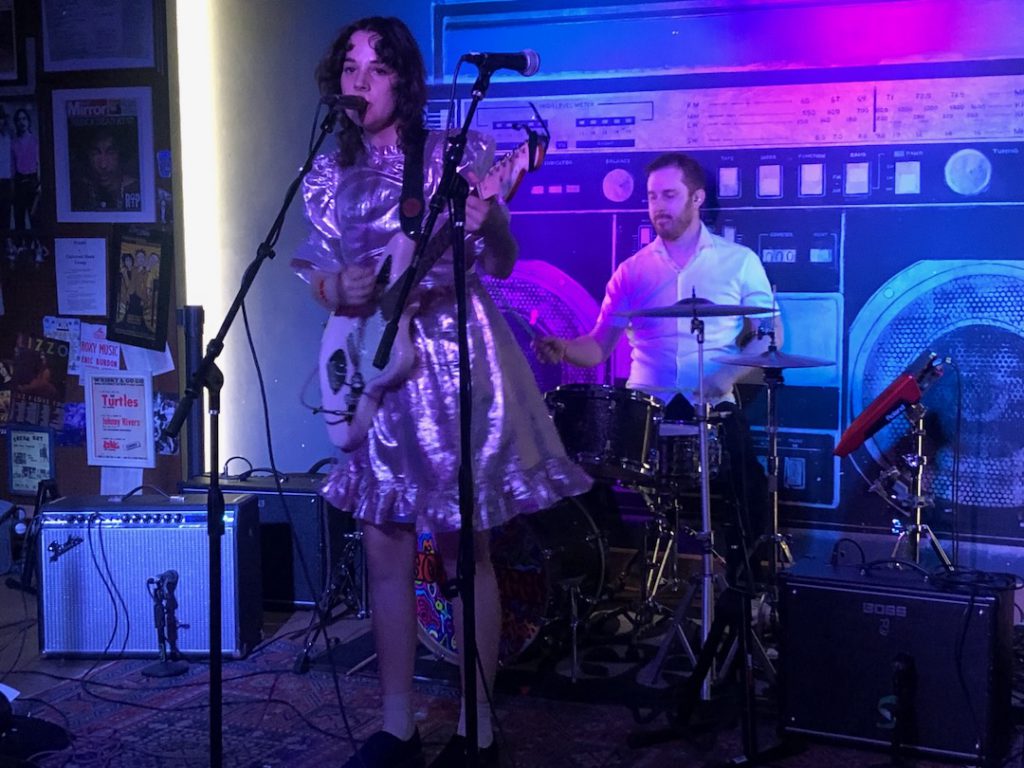 Izzy Outerspace live at Hotel Ziggy in Los Angeles (Photo: Liz Ohanesian)