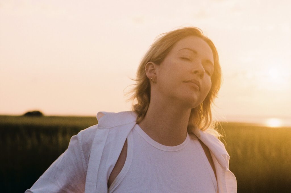 Ailbhe Reddy promo photo by Su Mustecaplioglu