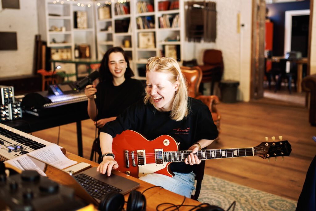  Amplify Arts Project x Push-Up Bra LA Writers Camp Press Photo by Emily Marcovecchio