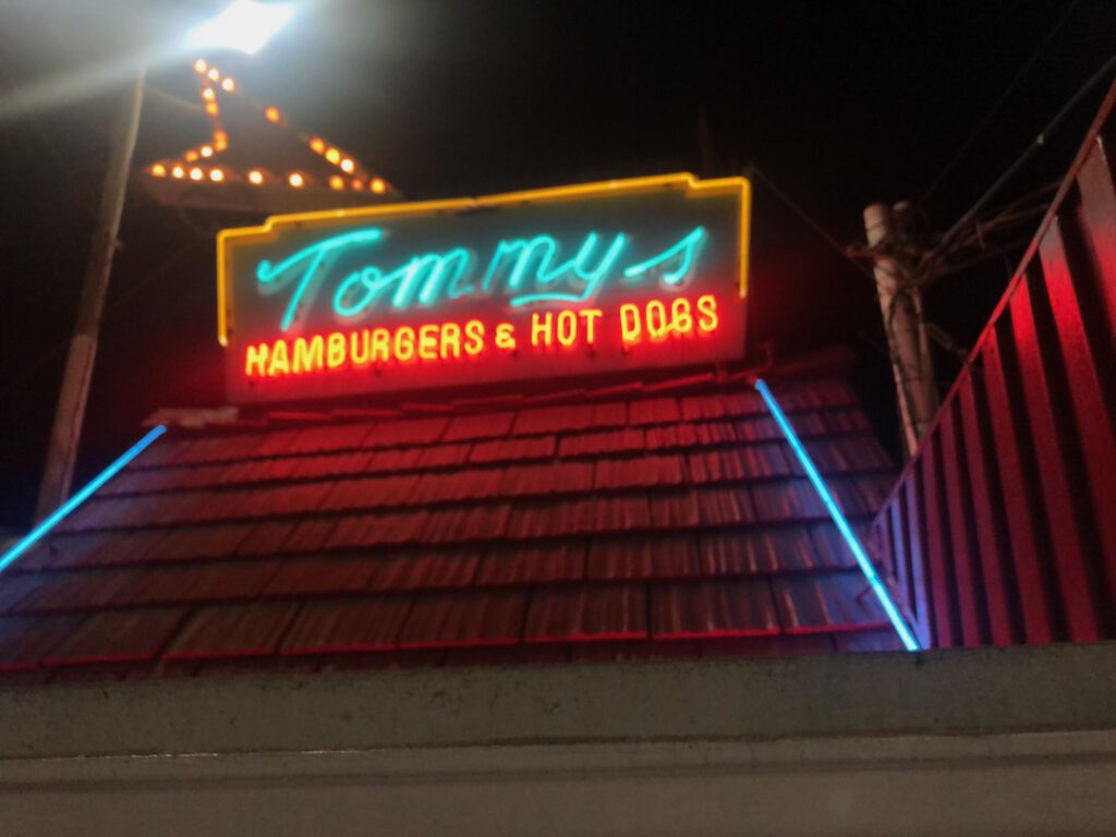 Original Tommy's neon sign Beverly and Rampart Los Angeles (Photo: Liz Ohanesian)
